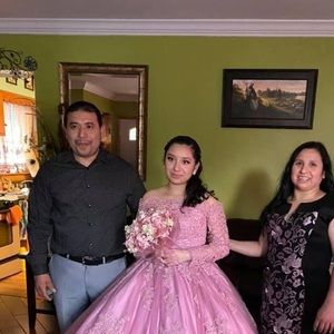 Meet your Posher, Lucrecia